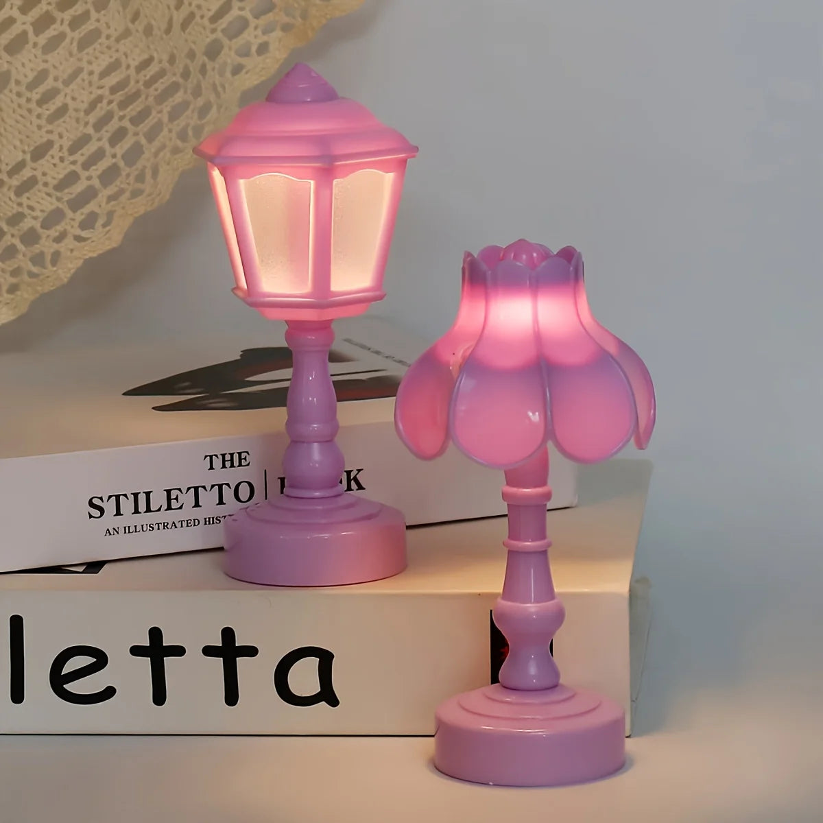 Pagoda Bud LED Lamp – Floral Night Light, Battery Powered Table Decor